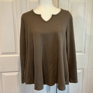 🐸 d & co. denim + company Tan Long Sleeve Top - Size Medium